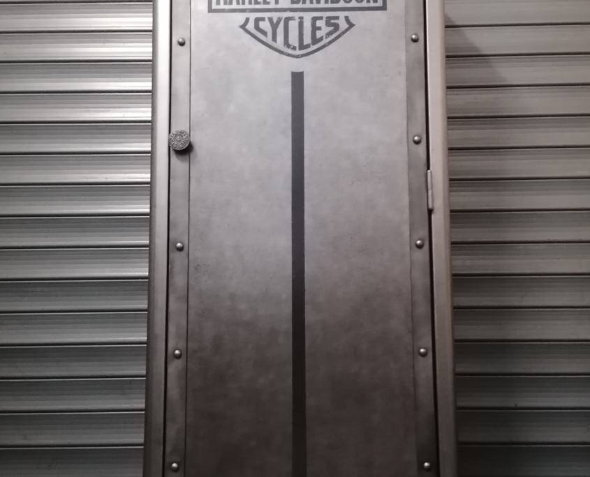 Schrank Harley-Davidson